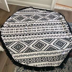 DSW Beach Blanket (NWOT)